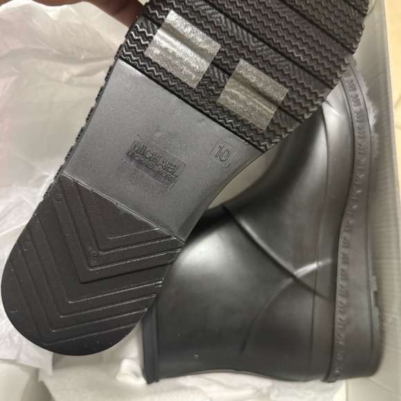 MICHAEL by Michael Kors Mac Rain Bootie in Black/Optic US Mens’s Size 10 NIB - Picture 8 of 9